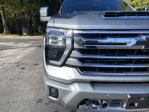 Used 2025 Chevrolet Silverado 2500 High Country w/ High Country Premium Package image 14