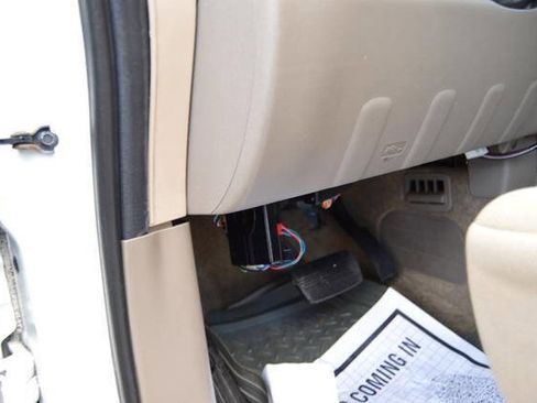 Used 2013 Nissan Frontier SV image 47