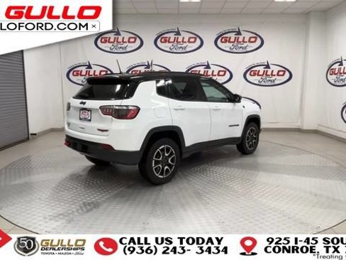 Used 2025 Jeep Compass Trailhawk w/ Trailer Tow Group AWD/4WD image 8