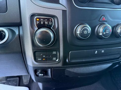 Used 2018 RAM 1500 Express AWD/4WD image 36