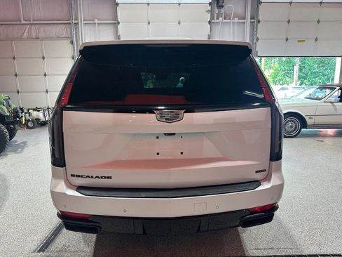 Used 2022 Cadillac Escalade Sport w/ Touring Package AWD/4WD image 4