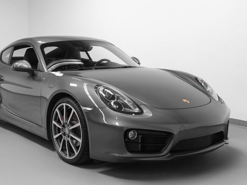 Certified 2016 Porsche Cayman S RWD image 9