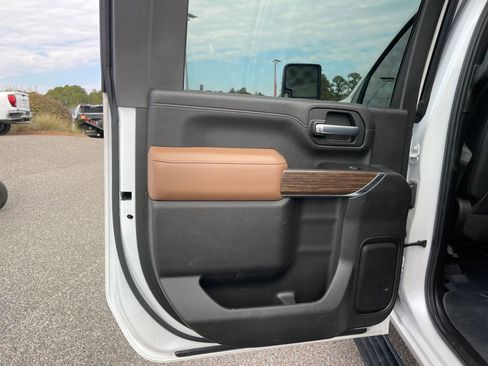 Used 2022 Chevrolet Silverado 2500 High Country w/ Safety Package II image 20