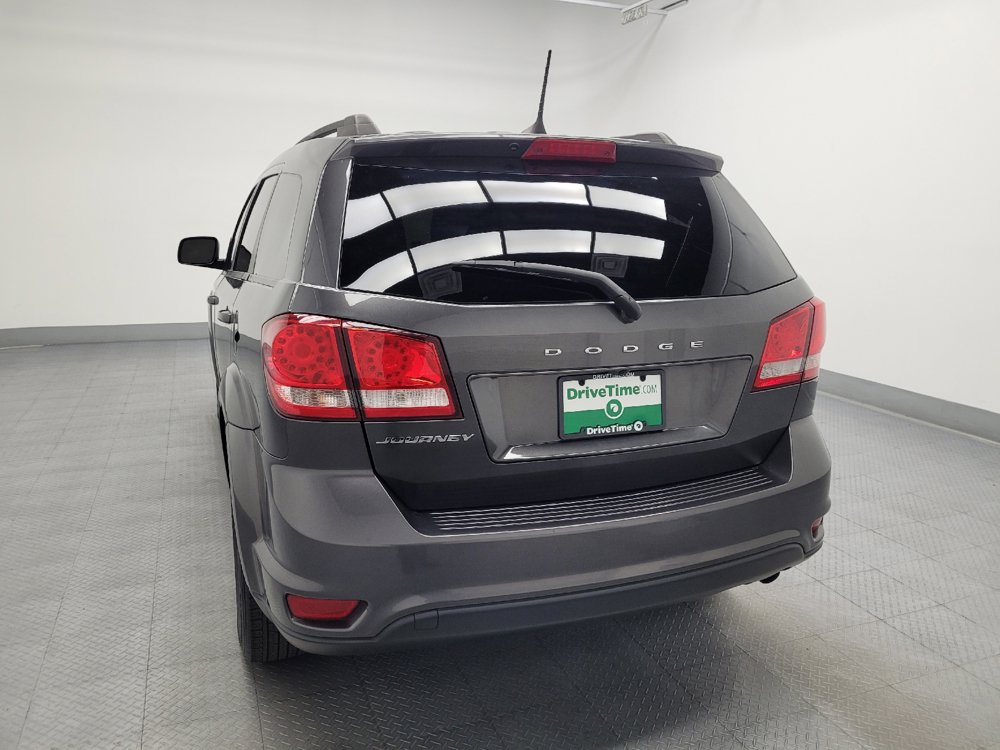 Used 2019 Dodge Journey SE w/ Connectivity Group FWD image 5