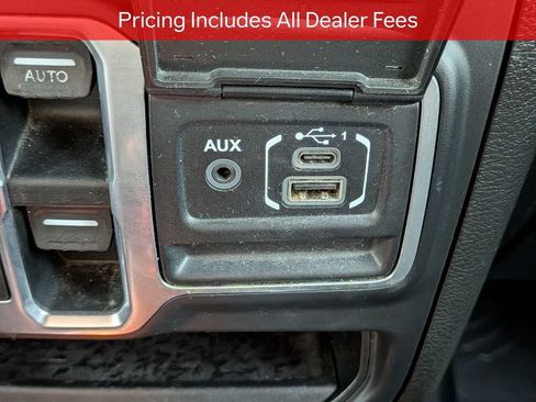 Used 2018 Jeep Wrangler Unlimited Sport S AWD/4WD image 23