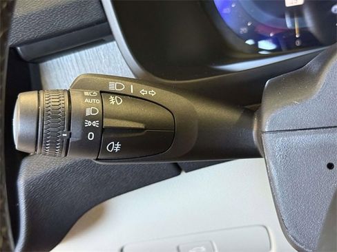 Used 2025 Volvo XC40 B5 Plus w/ Protection Package Premier image 27