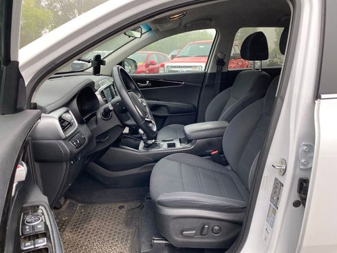 Used 2020 Kia Sorento LX w/ LX I4 Convenience Package AWD/4WD image 8