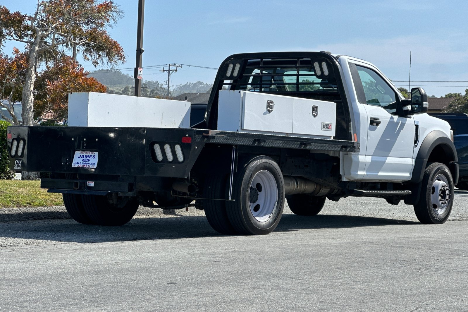 Used 2022 Ford F550 2WD Regular Cab Super Duty image 5