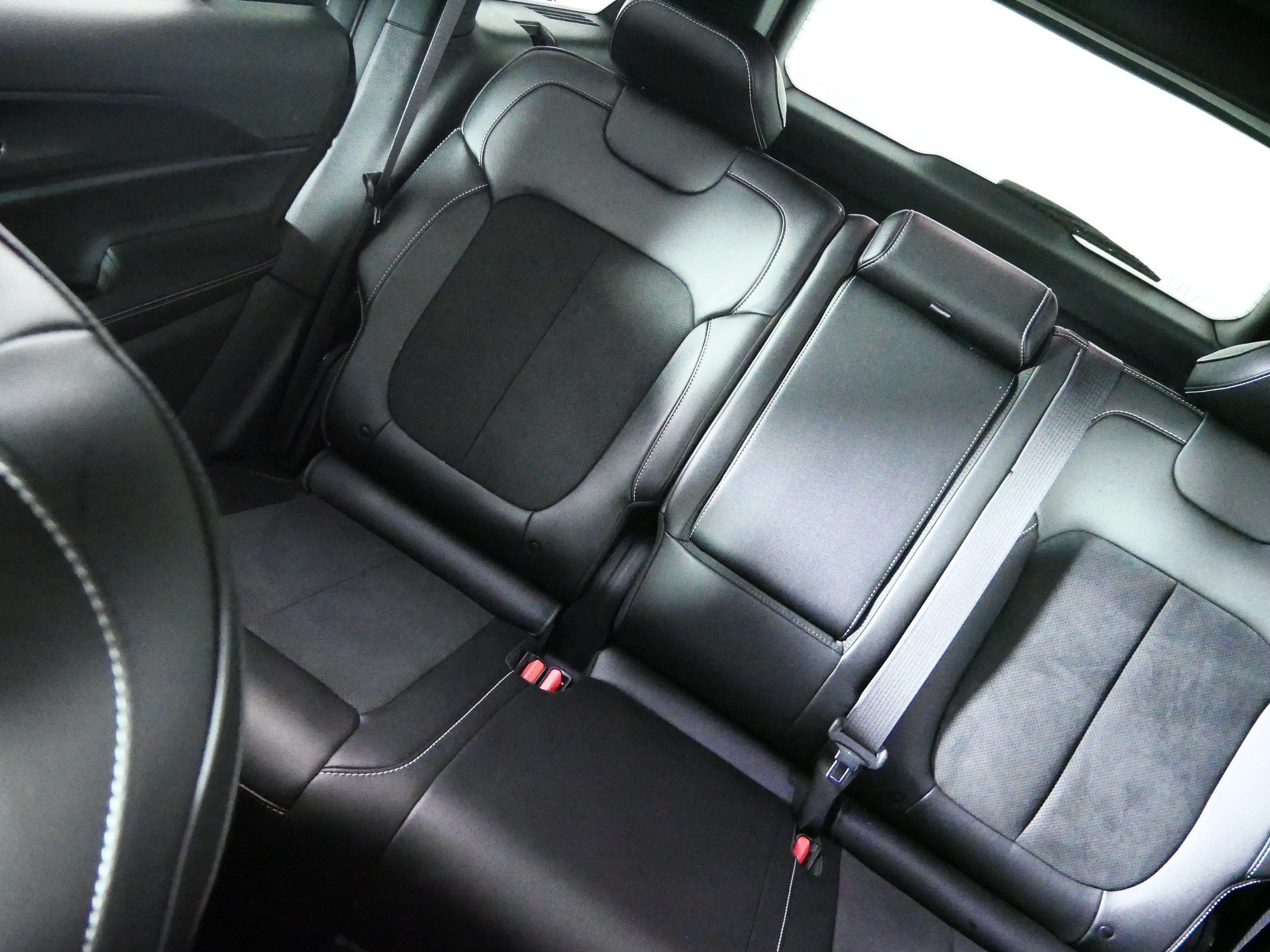 Used 2025 Jeep Grand Cherokee Altitude AWD/4WD image 12