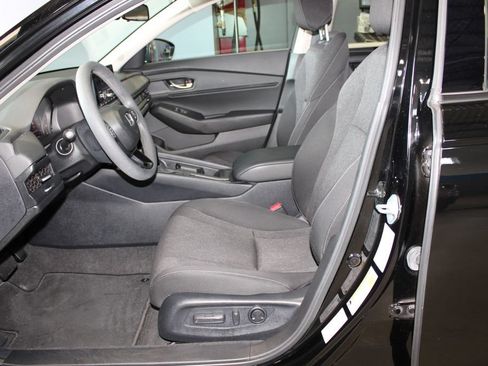 Used 2023 Honda Accord EX image 7