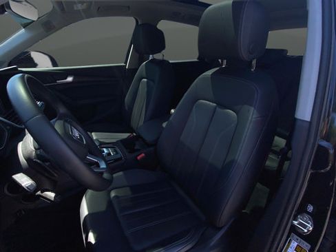 Used 2023 Audi Q5 2.0T Premium Plus w/ Premium Plus Package AWD/4WD image 9