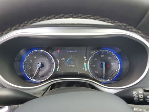 New 2026 Chrysler Pacifica Limited image 15