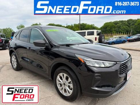 Used 2024 Ford Escape Active w/ Tech Pack #1 AWD/4WD image 1