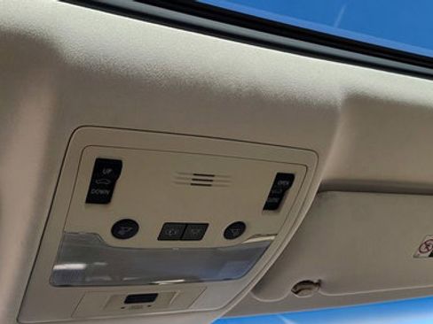 Used 2013 Lexus ES 350 w/ Luxury Pkg image 18