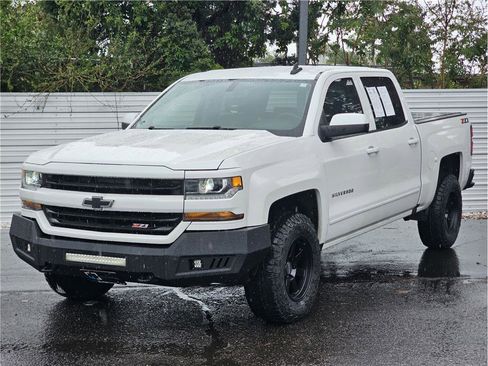 Used 2018 Chevrolet Silverado 1500 LT w/ All Star Edition AWD/4WD image 6