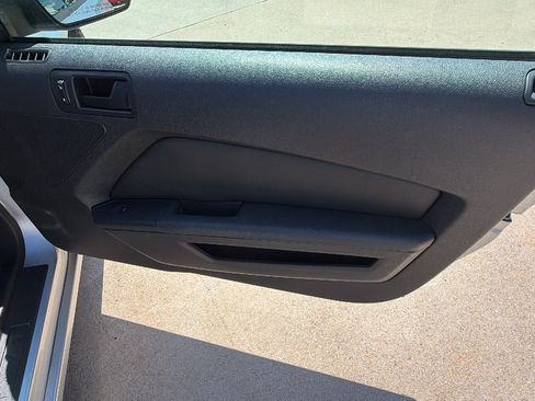 Used 2013 Ford Mustang Coupe RWD image 19