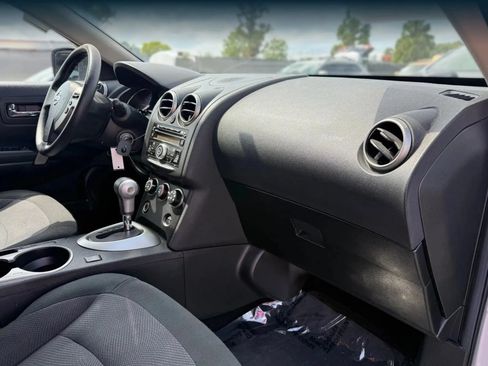 Used 2013 Nissan Rogue S AWD/4WD image 19