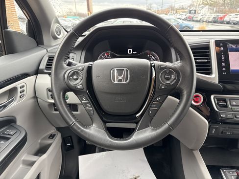 Used 2017 Honda Pilot Touring image 27