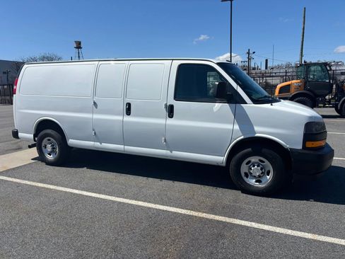 Used 2019 Chevrolet Express 2500 Extended w/ Driver Convenience Package RWD image 11