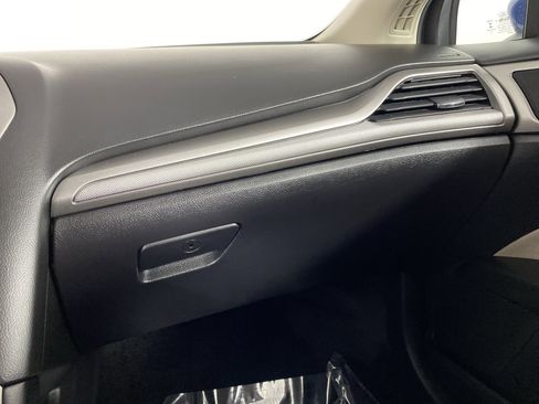 Used 2018 Ford Fusion S image 32