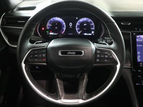 Used 2024 Jeep Grand Cherokee L Limited w/ Luxury Tech Group II image 18