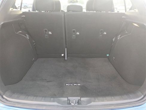 Used 2021 Nissan Kicks SV image 27