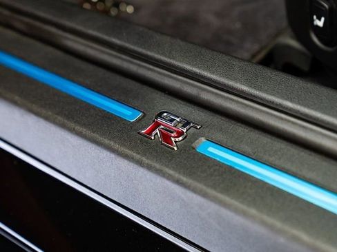 Used 2020 Nissan GT-R Premium w/ Premium Interior Package image 21