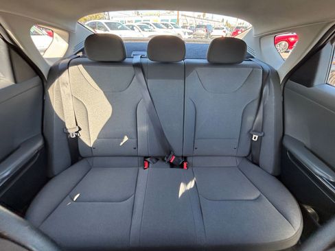 Used 2025 Kia K4 LXS image 41