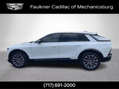 Used 2024 Cadillac Lyriq Sport AWD/4WD image 9