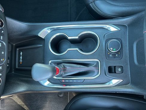 Used 2023 Chevrolet Traverse RS image 21