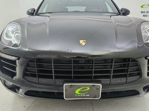 Used 2018 Porsche Macan AWD/4WD image 9