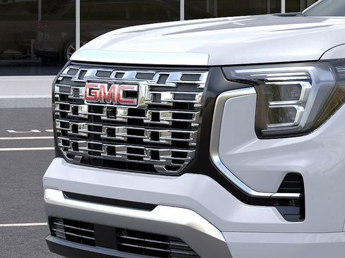 New 2026 GMC Terrain Denali w/ LPO, Floor Liner Package image 13