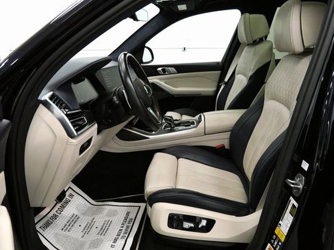 Used 2022 BMW X7 M50i image 12