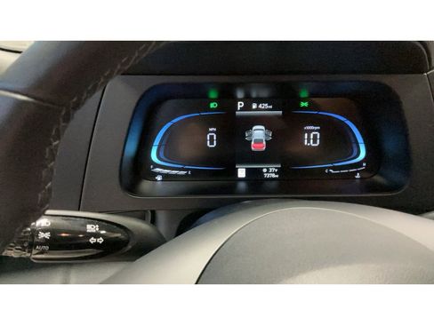 Certified 2025 Hyundai Elantra Sport image 10