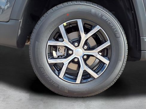 New 2025 Jeep Grand Cherokee Limited image 23