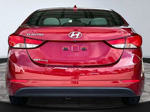 Used 2014 Hyundai Elantra SE w/ Option Group 02 FWD image 5