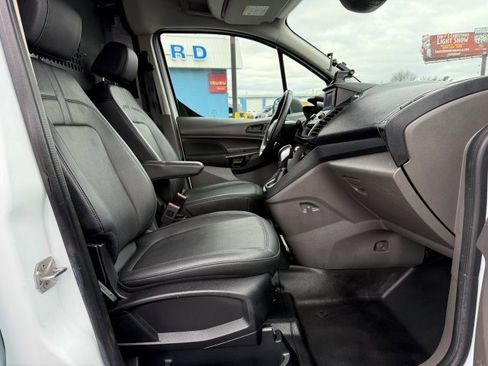 Used 2020 Ford Transit Connect XL image 22