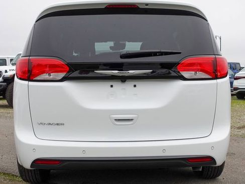 New 2026 Chrysler Voyager LX image 7