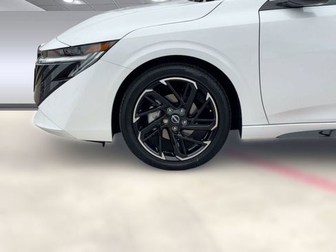 New 2026 Nissan Sentra SR w/ Floor Mat Package FWD image 12