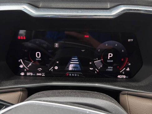 Used 2025 GMC Canyon Denali AWD/4WD image 5