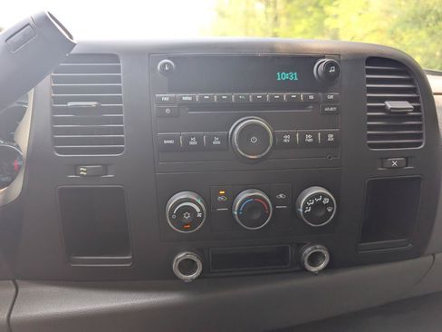 Used 2013 Chevrolet Silverado 3500 W/T AWD/4WD image 16