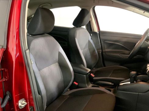 Used 2025 Nissan Versa SV FWD image 7