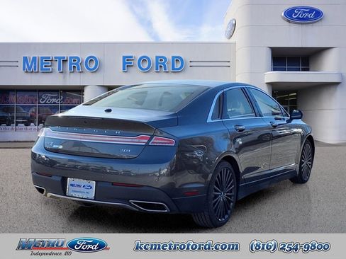 Used 2017 Lincoln MKZ Reserve FWD image 3