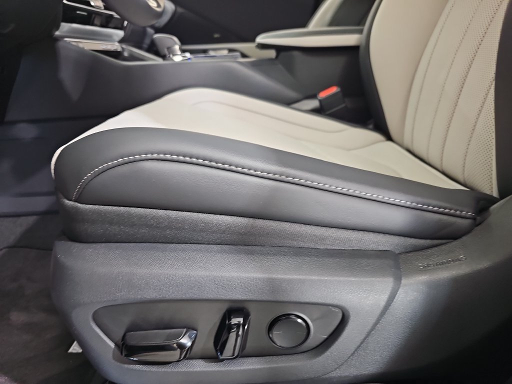 New 2026 Lexus TX 500h AWD image 28
