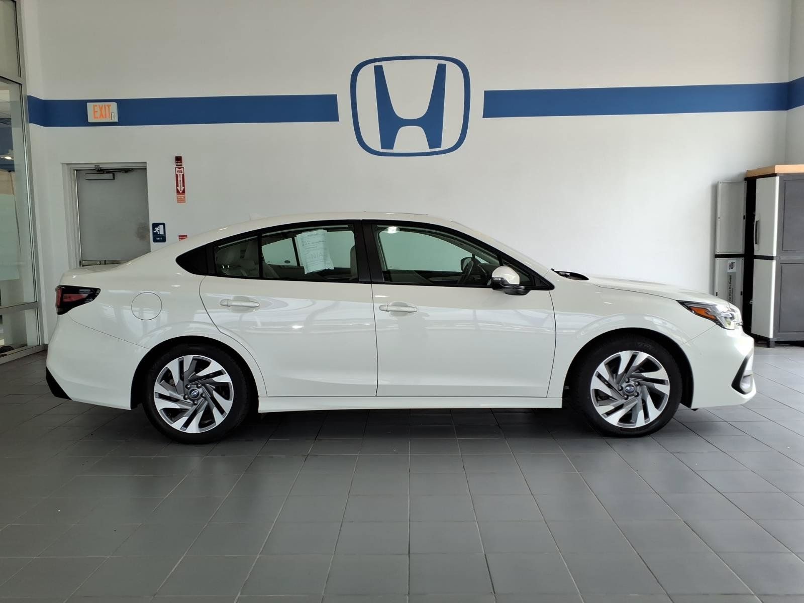 Certified 2025 Subaru Legacy Limited AWD/4WD image 4