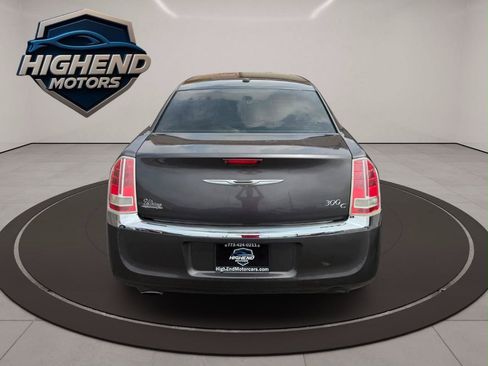 Used 2014 Chrysler 300 C RWD image 8