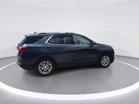Used 2018 Chevrolet Equinox LT w/ Sun & Infotainment Package FWD image 12