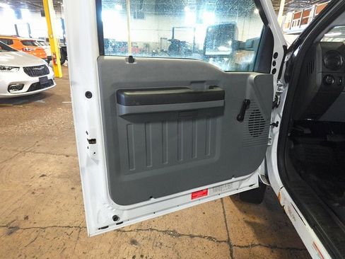 Used 2011 Ford F450 XL w/ Trailer Tow Pkg image 6