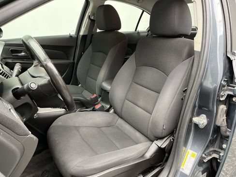 Used 2013 Chevrolet Cruze LT w/ Enhanced Safety Package FWD image 8