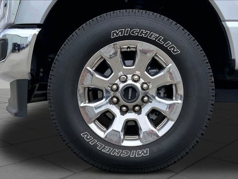 Used 2024 Ford F250 Lariat w/ FX4 Off-Road Package AWD/4WD image 11